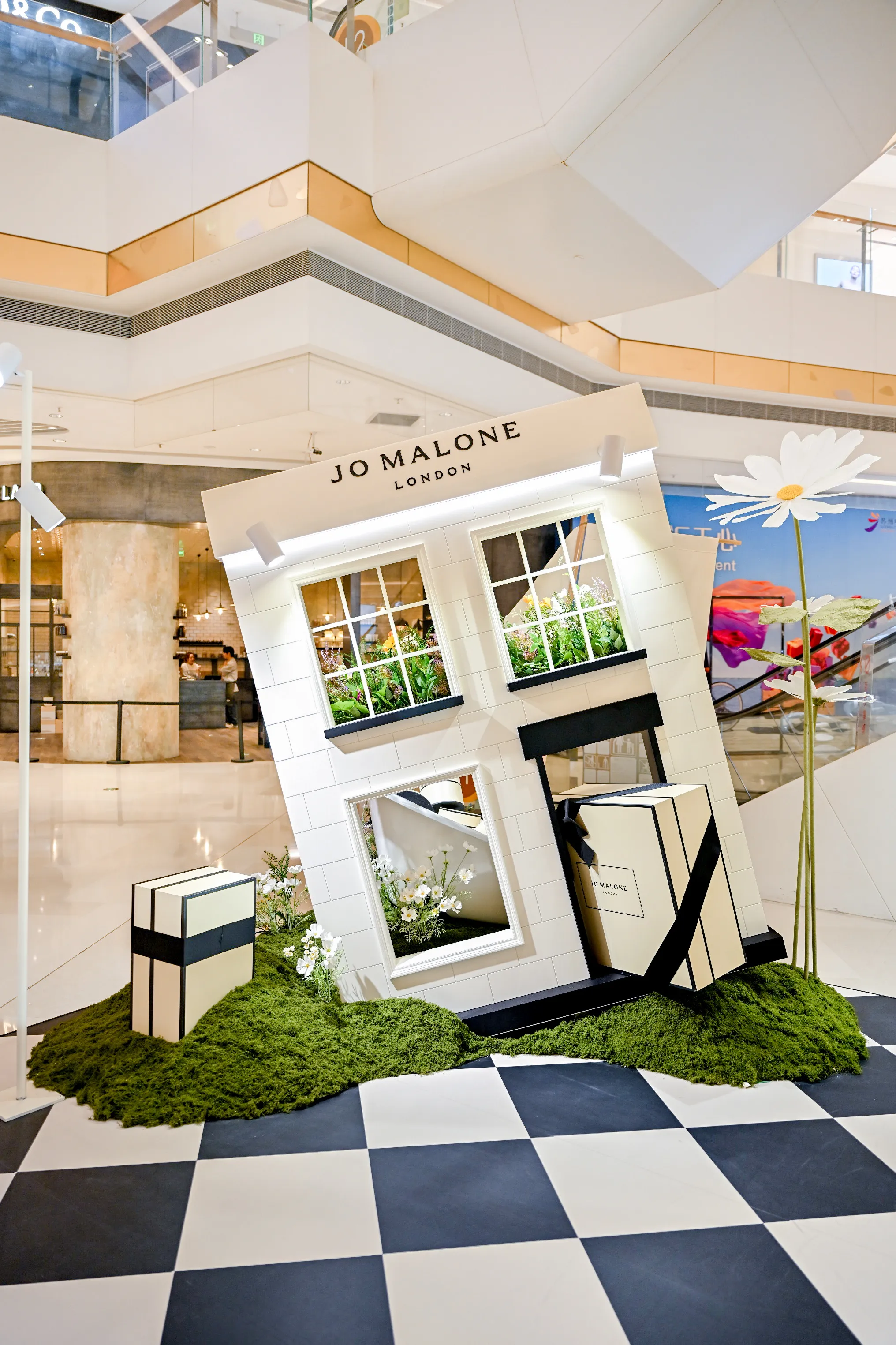 Display props are welcome to be customized by designers and bosses from all industries